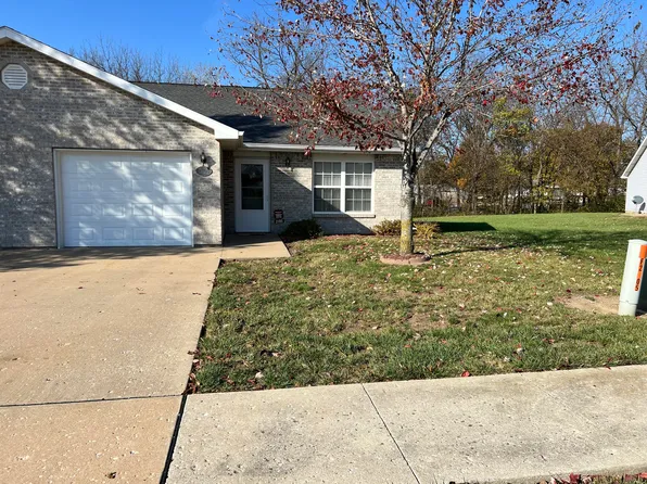 2105 S Sterling Ave, Marshall, MO 65340
