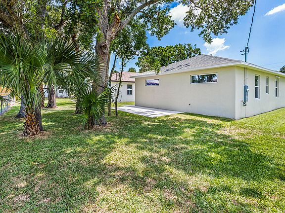 5th image of 1748 Academy Dr