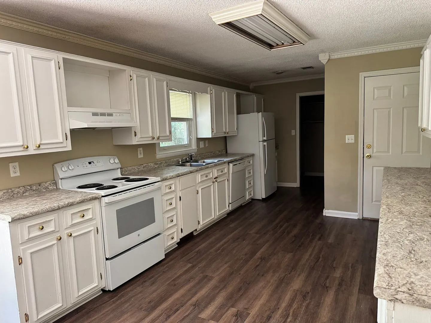 121 Herty Dr. — Photo 3