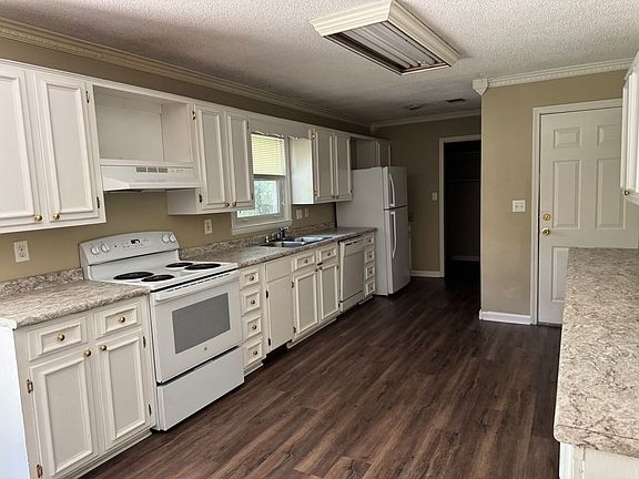 3rd image of 121 Herty Dr