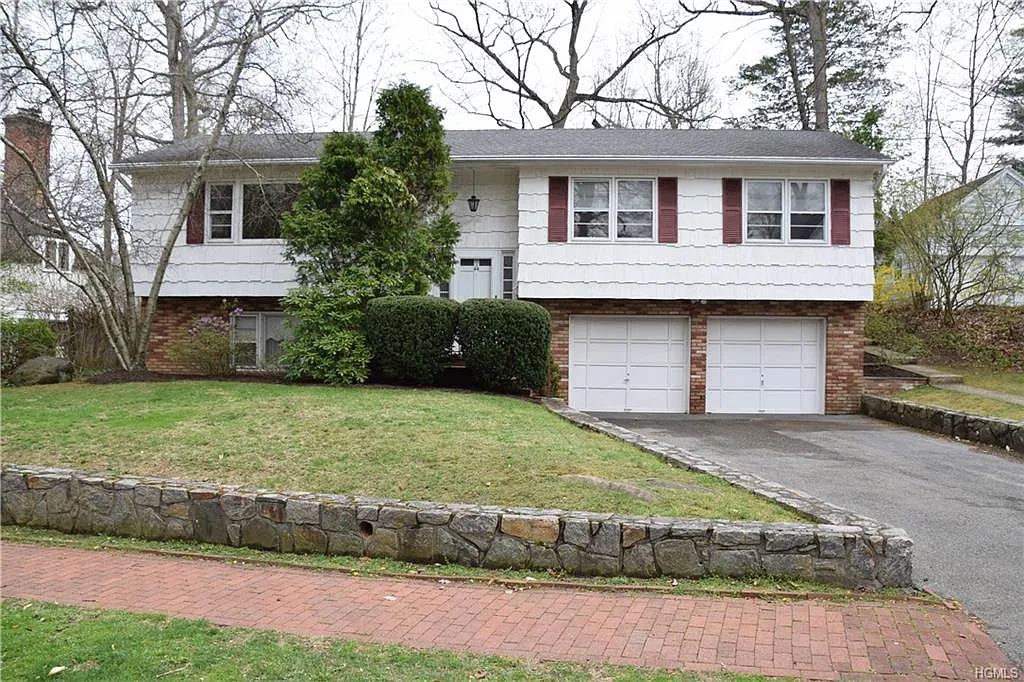 44 Walbrooke Rd photo 1
