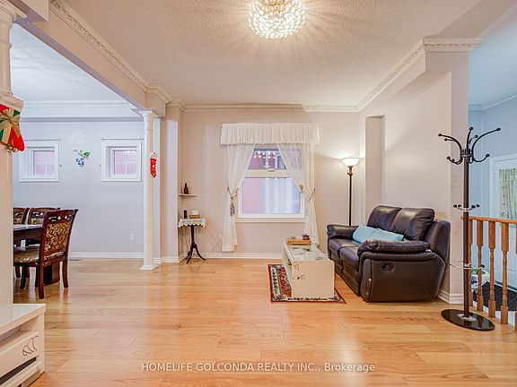 5th image of 25 Eastpine Dr