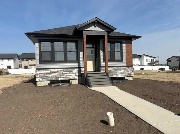 25 S Ian Way, Sylvan Lake, AB T4S 0W5