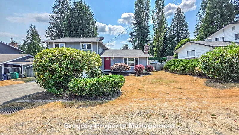 3 bed, 3.0 bath, 1632 sqft, $3,200 — Photo 4