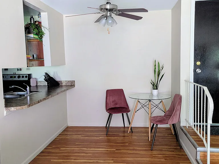 601 N Plum Grove Rd #GA — Photo 8