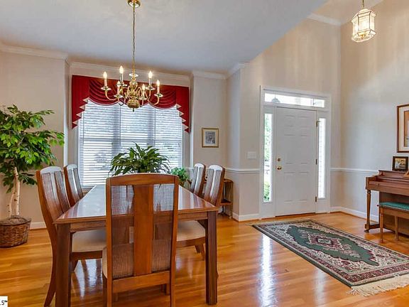 5th image of 5 Kingsbury Way