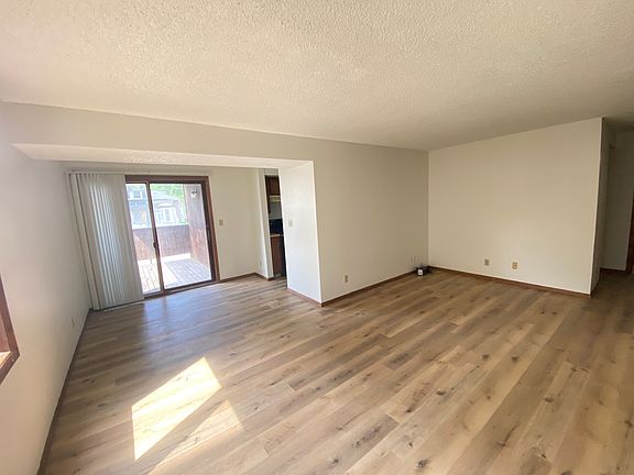 2nd image of 1826 B St APT 4