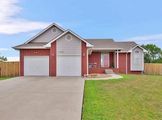 408 E Parkwood Dr, Rose Hill, KS 67133