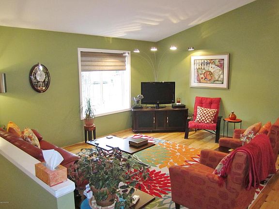 2nd image of 10961 Creekside Dr