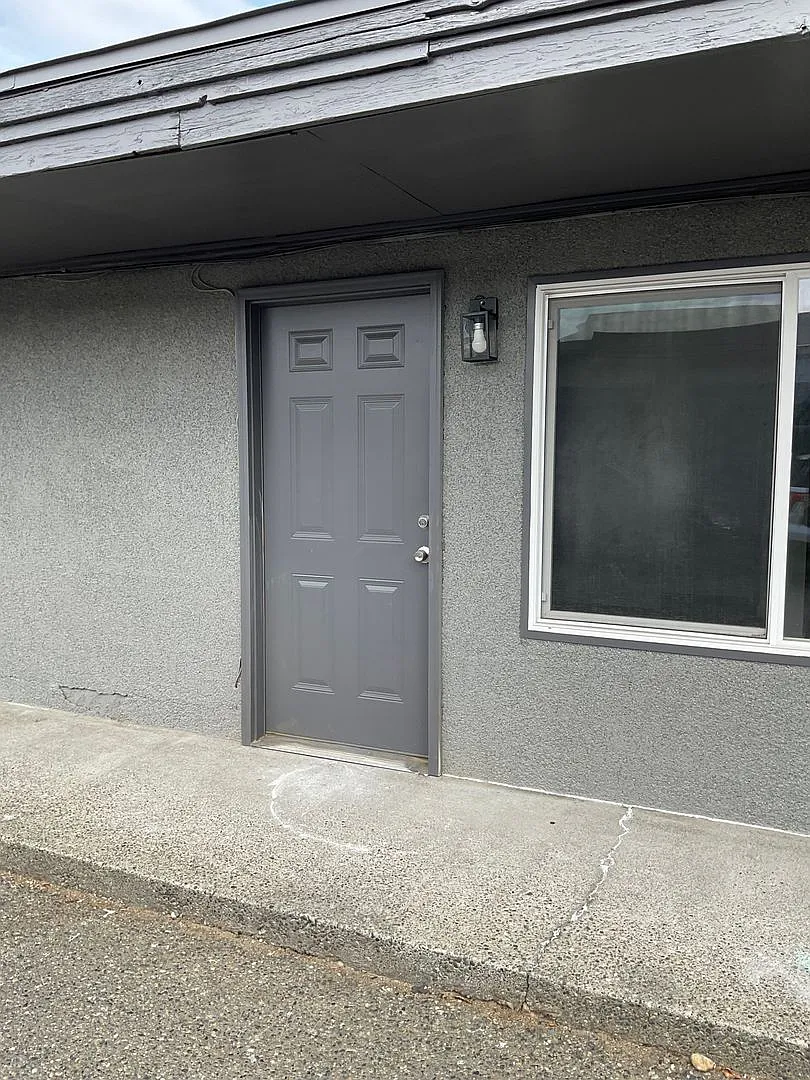 Madrona Apartments — Photo 1