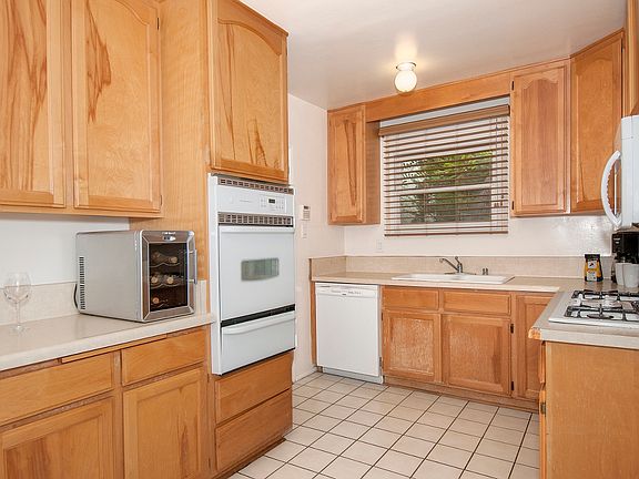 4th image of 3246 W Stonybrook Dr