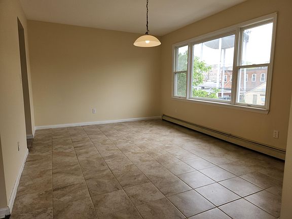 2nd image of 268 Cortlandt St Floor 2