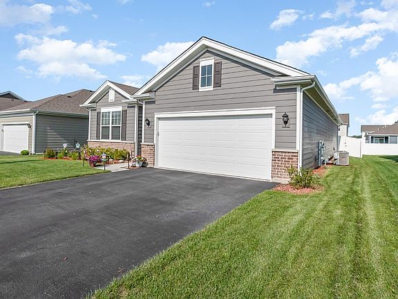 2nd image of 10475 Whitney Pl