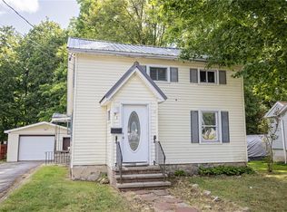 91 South St, Le Roy, NY 14482