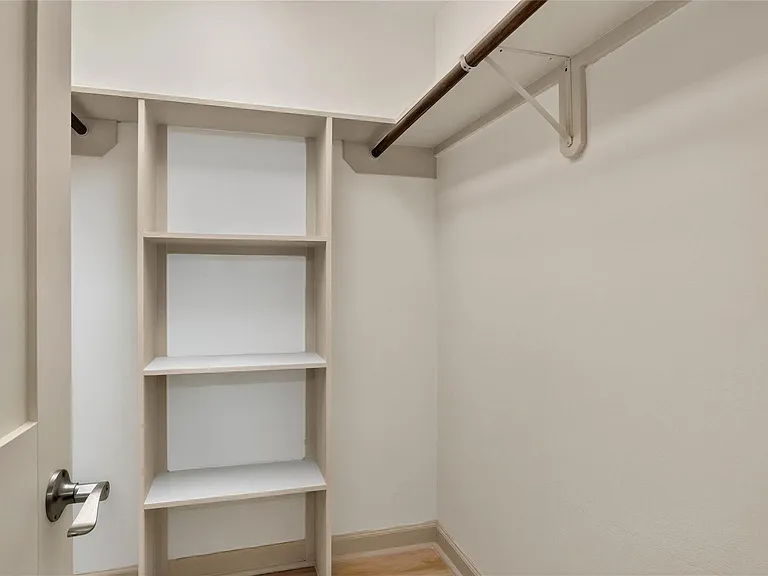 3208 Woodstone Dr — Photo 29