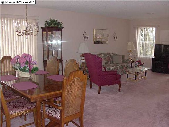 2nd image of 86 Woodstock Dr