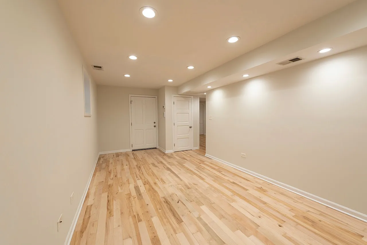 2 bed, 1000 sqft, $1,650 — Photo 2
