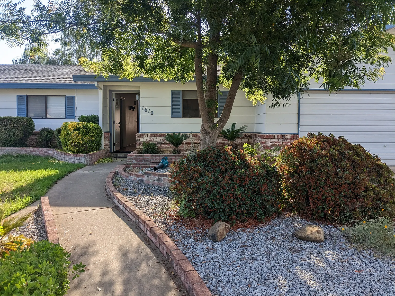 1610 Brandstatt Ave photo 1