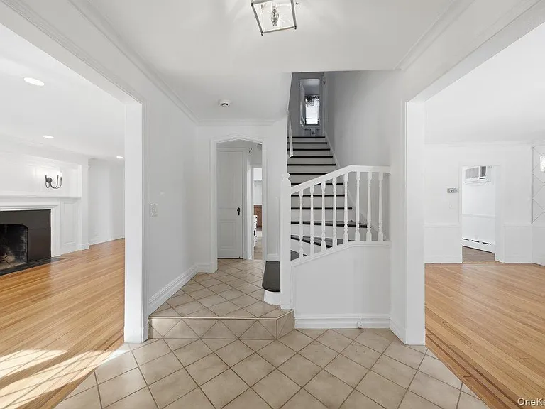 54 Vernon Pkwy — Photo 3