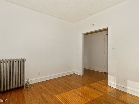 7944 S Paulina Apartments Chicago Dining Room_01