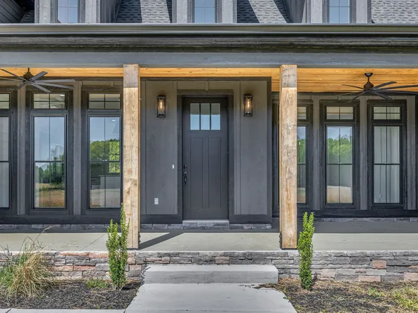 128 Emma St, Hohenwald, TN 38462