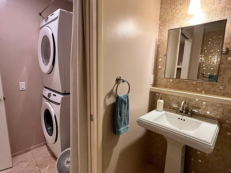 1910 Pelham Ave #4 — Photo 8