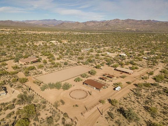 9 Fenced Acres on CITY WATER