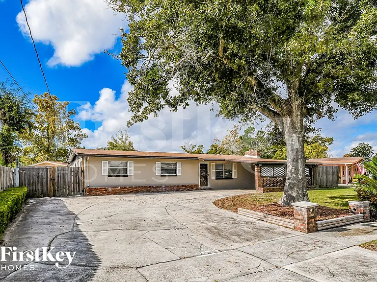 451 Gano Ct — Photo 2
