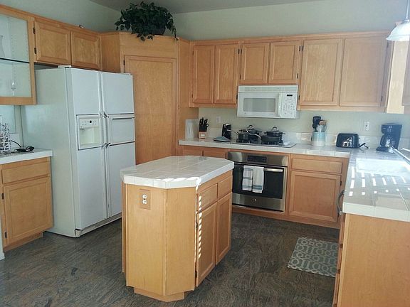 4th image of 930 Camino De La Reina Unit 69