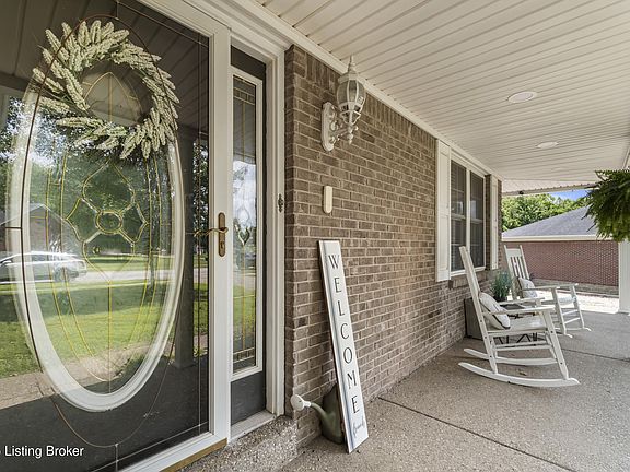 5th image of 256 Deer Park Way
