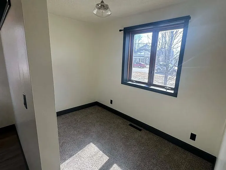 711 W Adams St — Photo 24