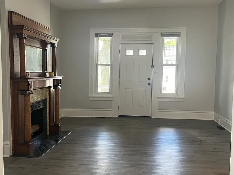 3826 California Ave — Photo 1
