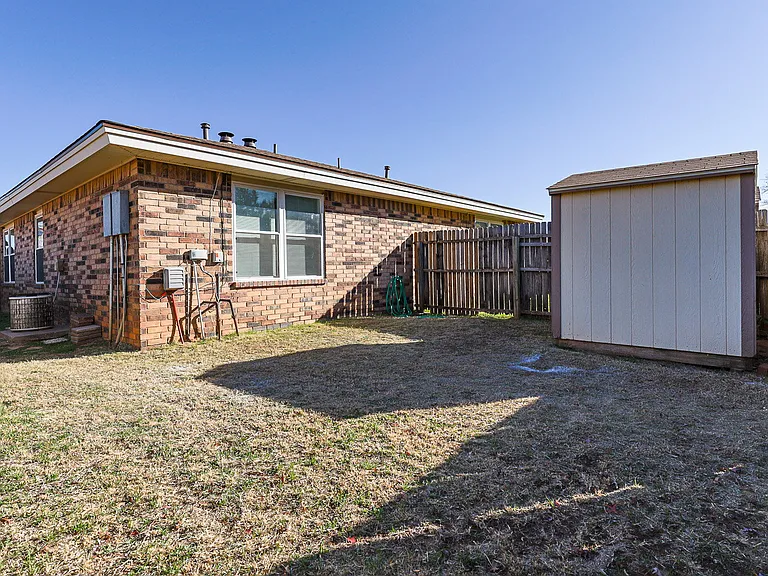 8214 Vernon Ave #B — Photo 28
