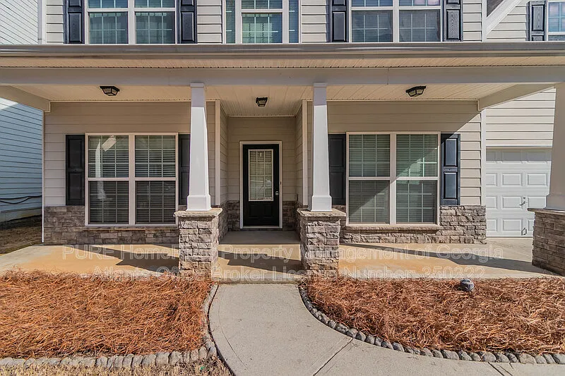 4 bed, 2.5 bath, 2520 sqft, $2,375 — Photo 4
