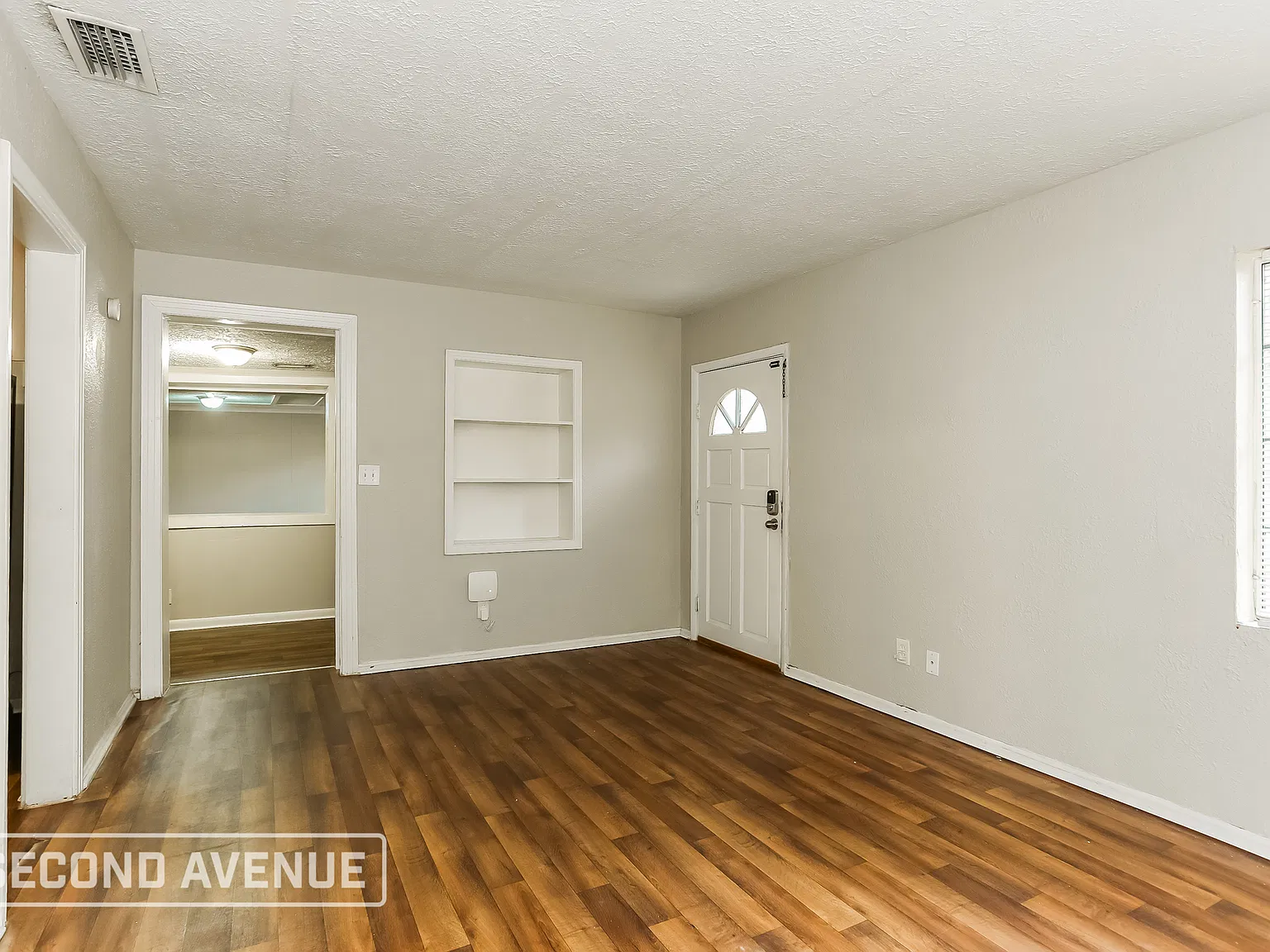 2 bed, 1.0 bath, 1076 sqft, $1,395 — Photo 3