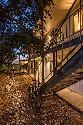 Renovated 1 Bedroom Apartment Close to UNM, CNM, and Roosevelt Park Photo 1