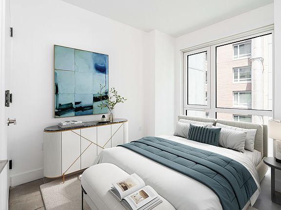 3rd image of 339 W 38th St #16E