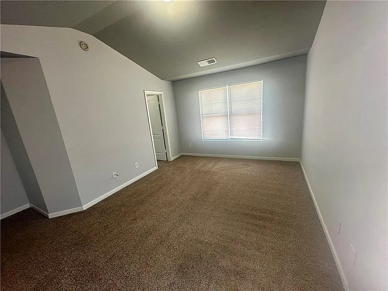 6078 Oak Bend Ct — Photo 12