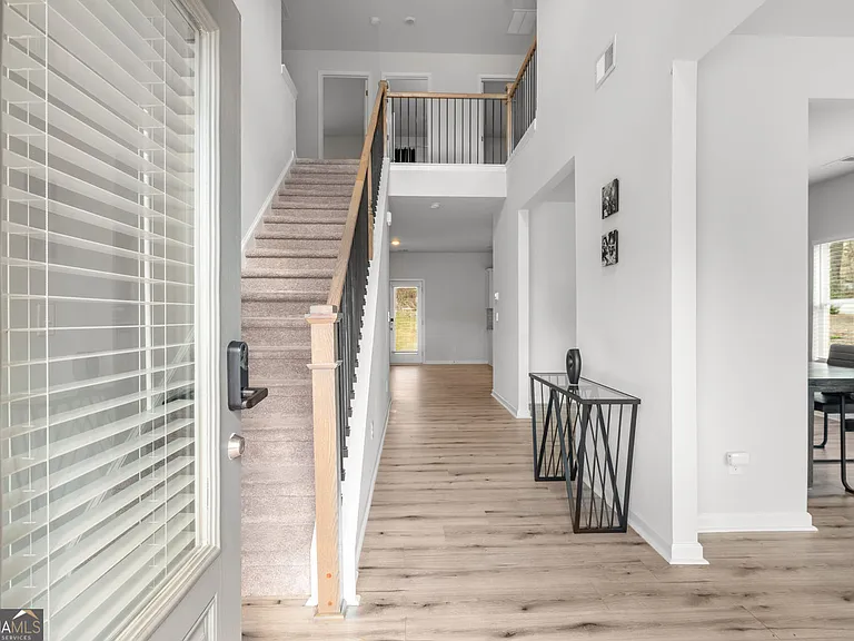100 Petunia Ct — Photo 3