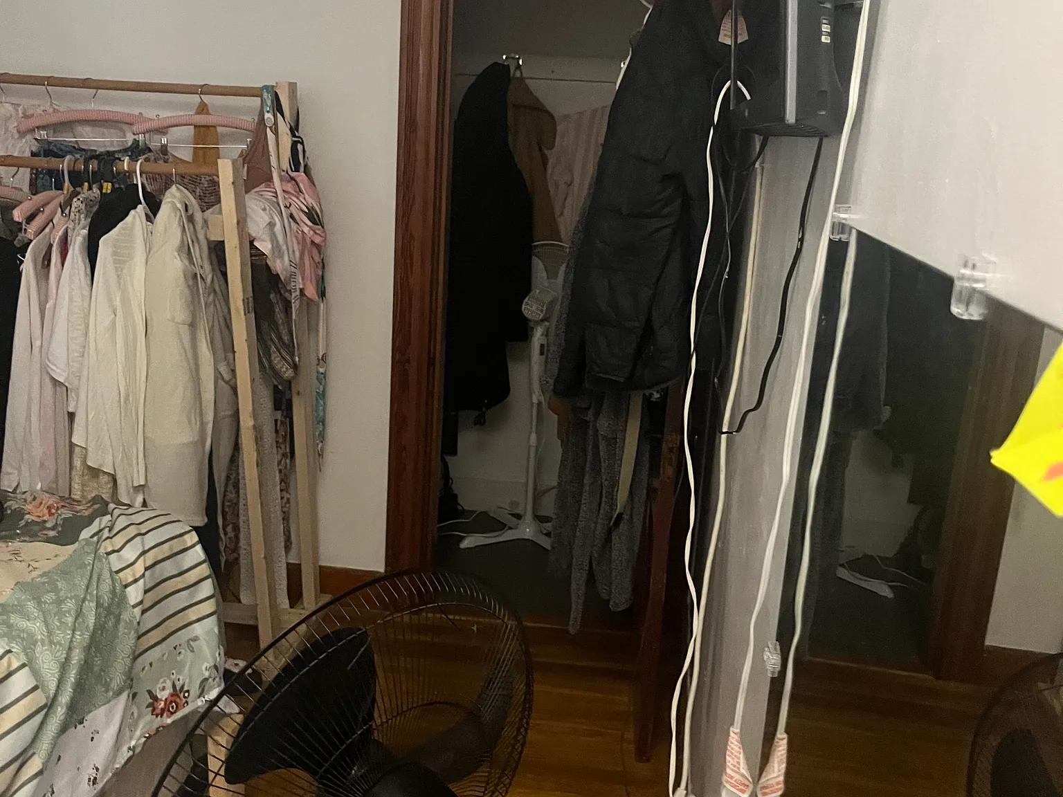 3 bed, 950 sqft, $2,000 — Photo 3