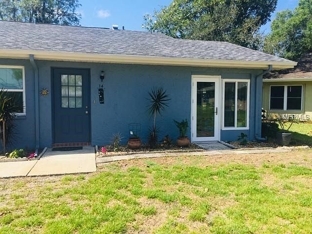 Nice corner unit with Florida Room that offers lots of Florida Sunshine