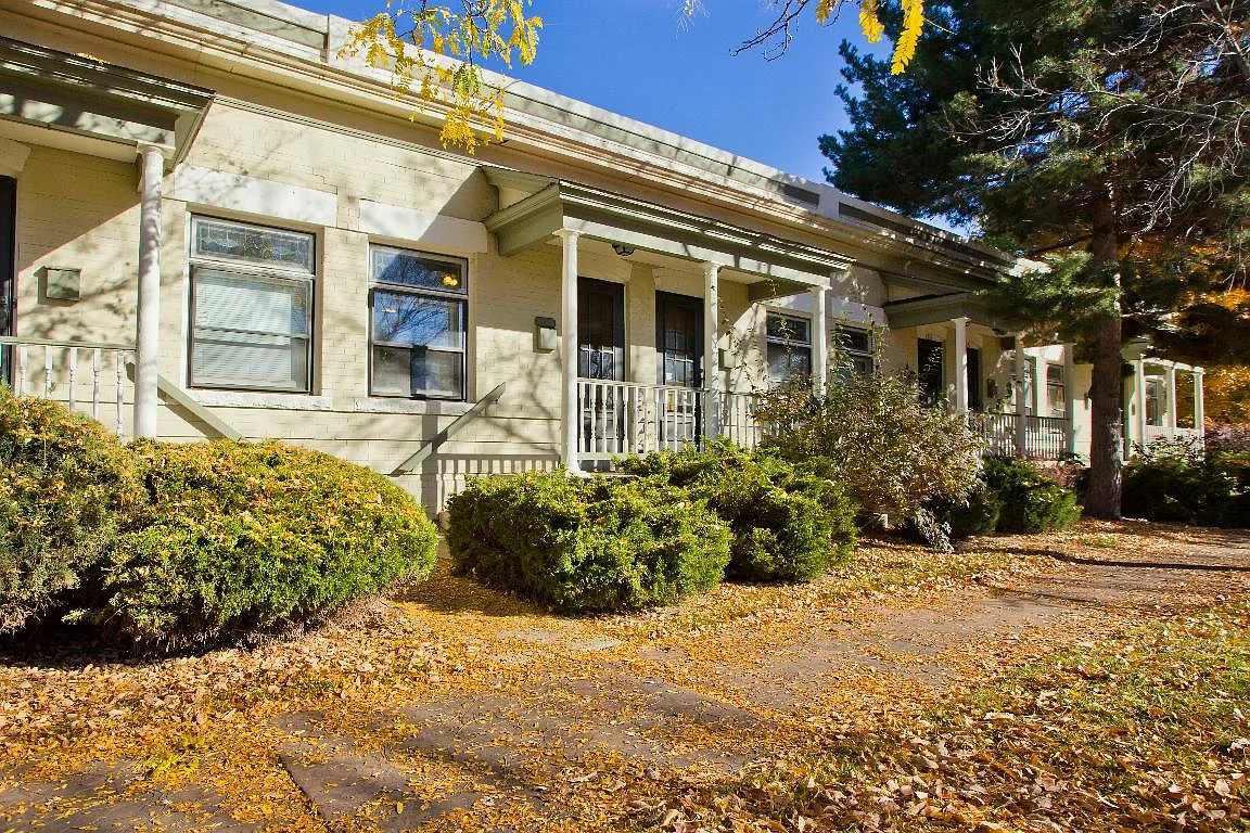 129 E Exposition Ave — Photo 1