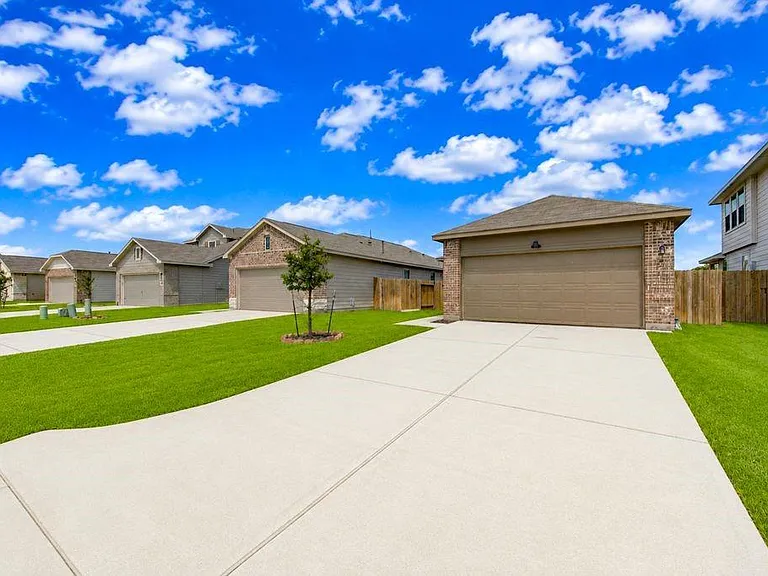 14469 Sugar Pines Dr — Photo 3