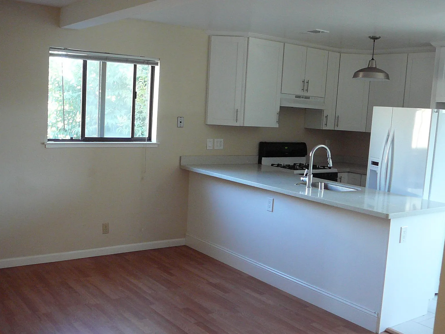 121 Broadway St — Photo 1