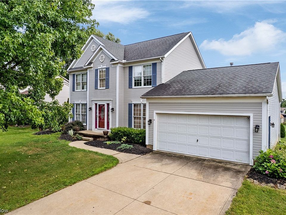 1st image of 665 Oakcrest Dr