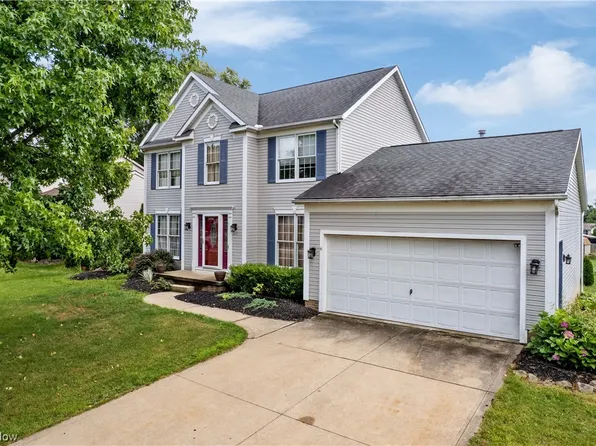 665 Oakcrest Dr, Wadsworth, OH 44281