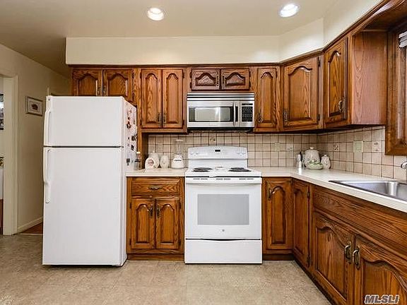 5th image of 68 Lenox Ave