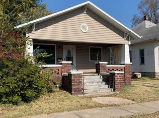 1930 Pine St, Murphysboro, IL 62966