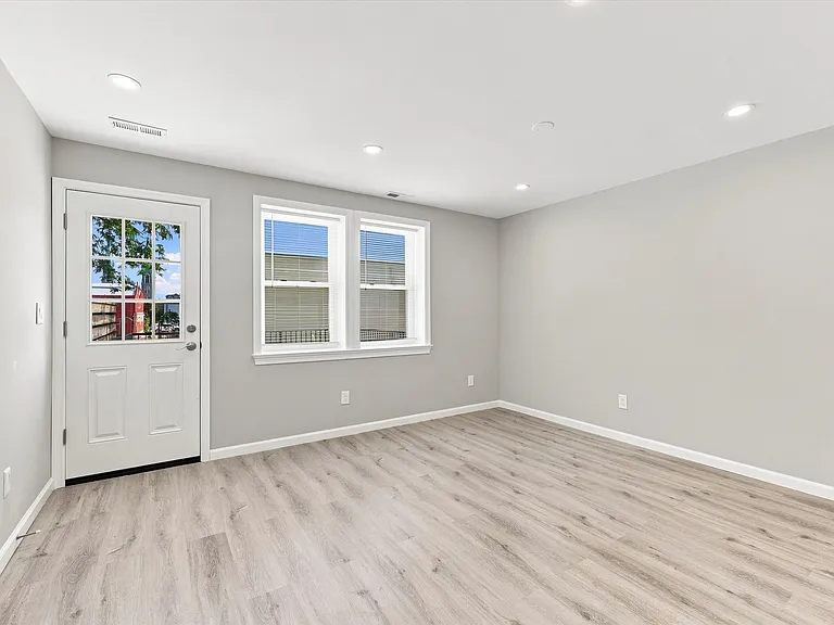 2649 E Clearfield St #B — Photo 11