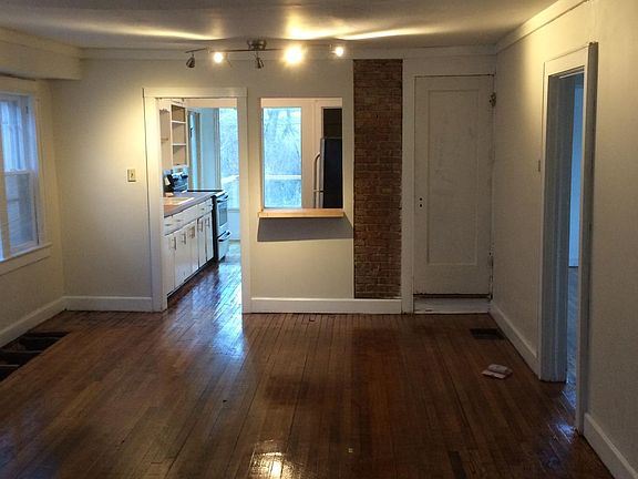 3rd image of 1531 E 50th St